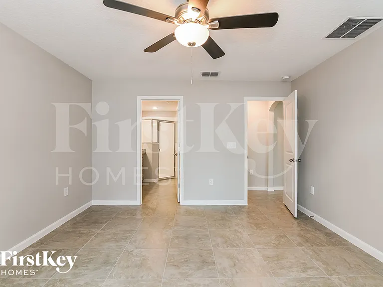 449 Earhart Dr — Photo 7