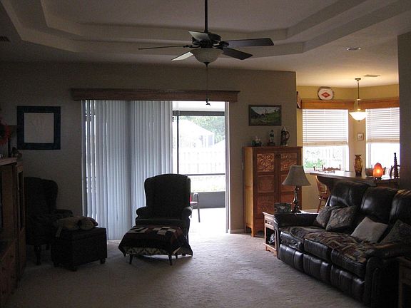 5th image of 776 NE Eastlake Street