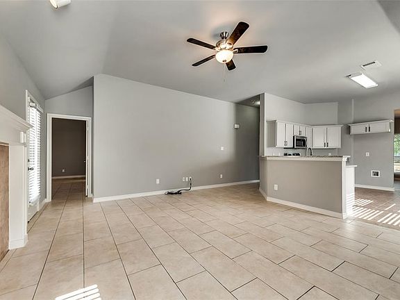 5th image of 7940 Vista Hill Ln