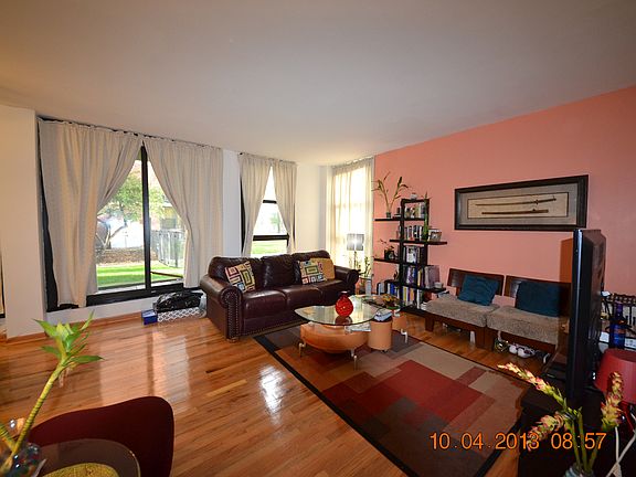 3rd image of 2941 S Michigan Ave APT 104