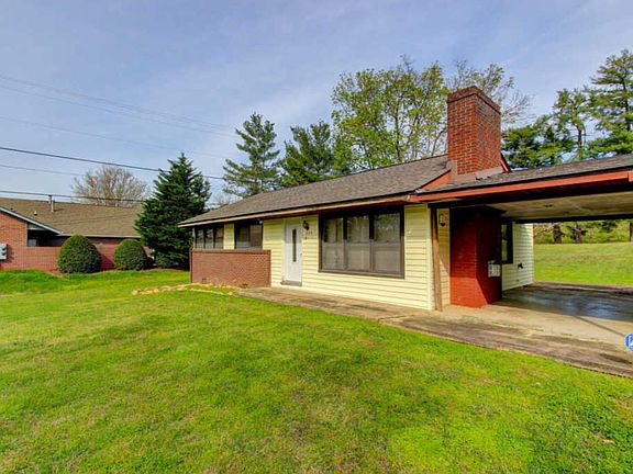 2nd image of 809 Cedar Ln