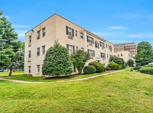 2301 Farrington Ave APT 203, Alexandria, VA 22303
