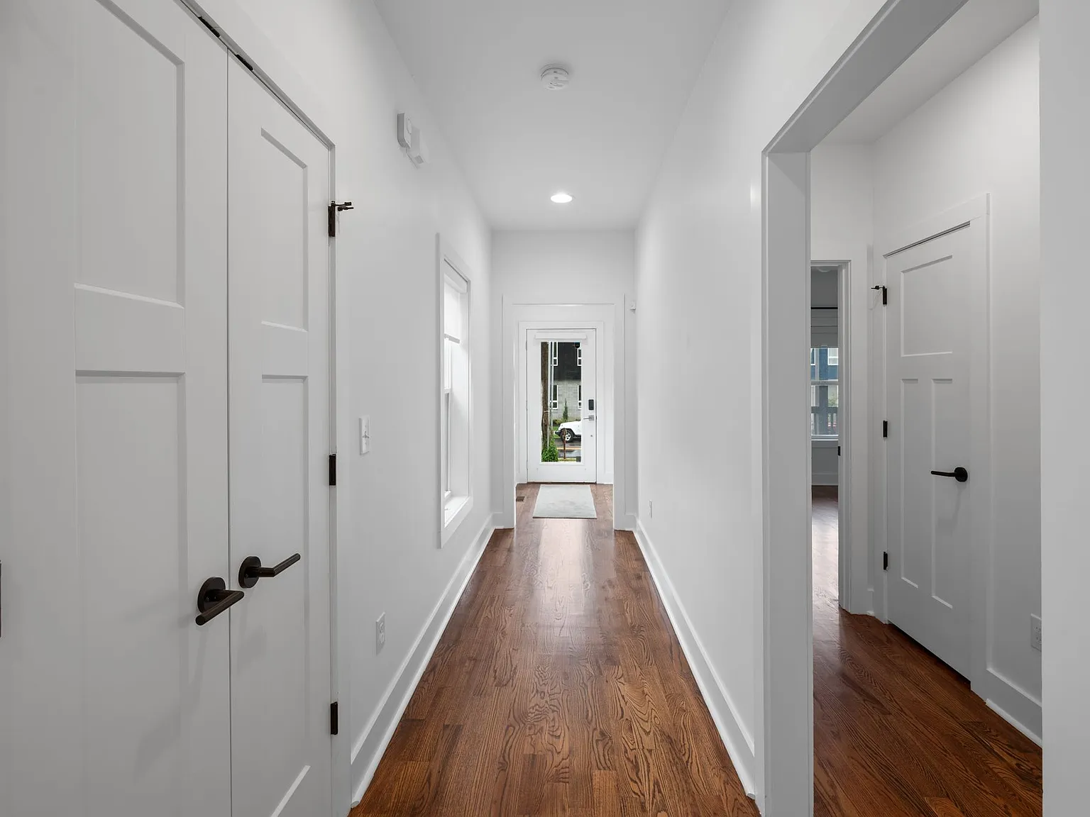 3 bed, 2199 sqft, $3,200 — Photo 4