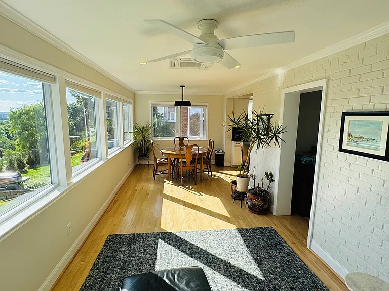 3309 Highwood Dr SE — Photo 10