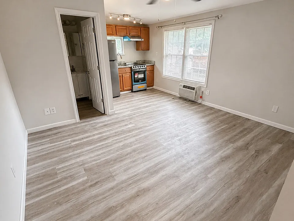 267 Branford Rd #210