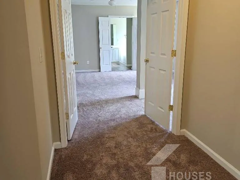 210 Stapleford Park Dr — Photo 14