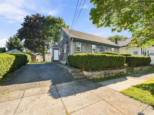 240 Irvington St, New Bedford, MA 02745