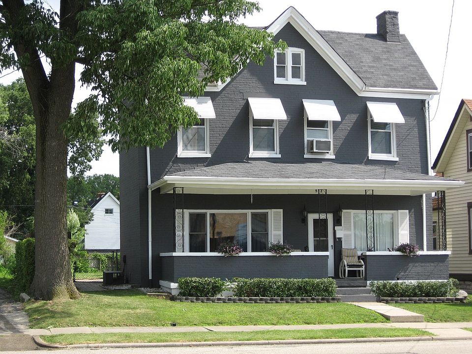 Welcome Home to this Colonial 2 Story located in Arlington Heights