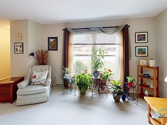 5th image of 2123 Chadbury Ln