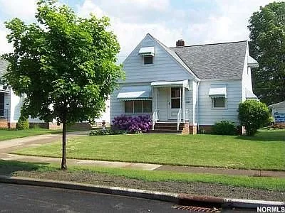 9017 Outlook Dr photo 1
