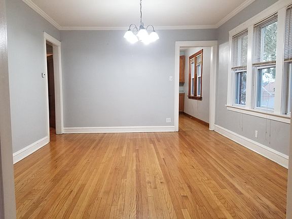 4th image of 3302 Cuyler Ave #2