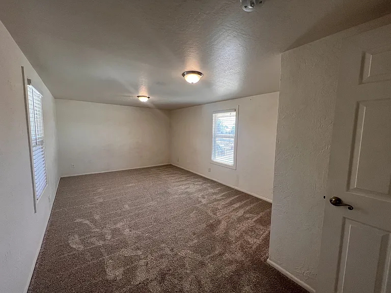 624 W Pinkley Ave #D — Photo 17