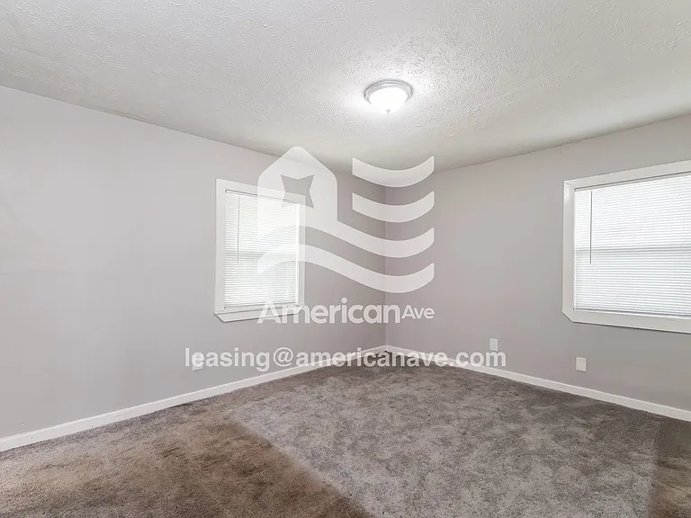 611565_012_bedroom_11.jpg