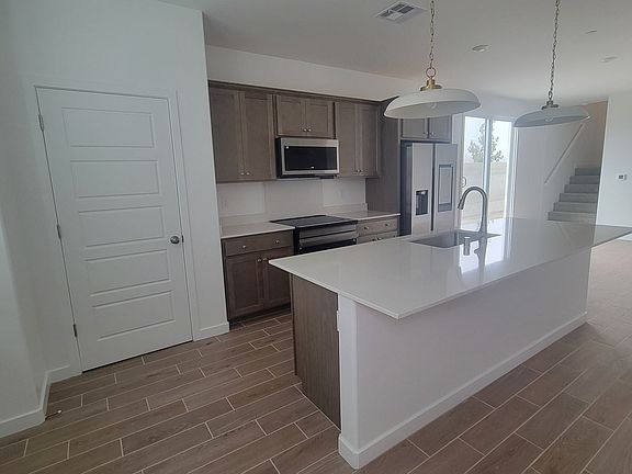 3rd image of 12570 Pensinger Rd