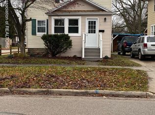 917 N Chestnut St, Lansing, MI 48906