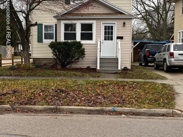 917 N Chestnut St, Lansing, MI 48906