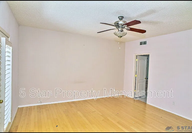 1560 Via Appia St — Photo 25