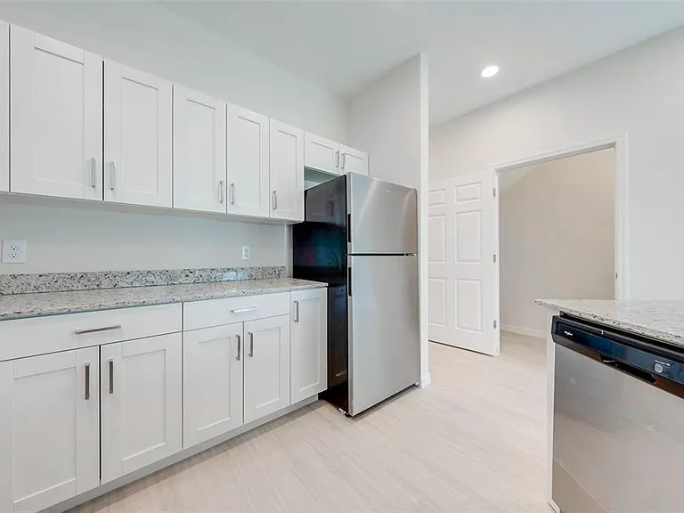 2139 Penny Ln — Photo 6