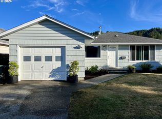 2064 Birch Ave, Reedsport, OR 97467