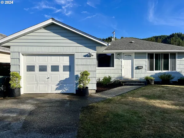 2064 Birch Ave, Reedsport, OR 97467