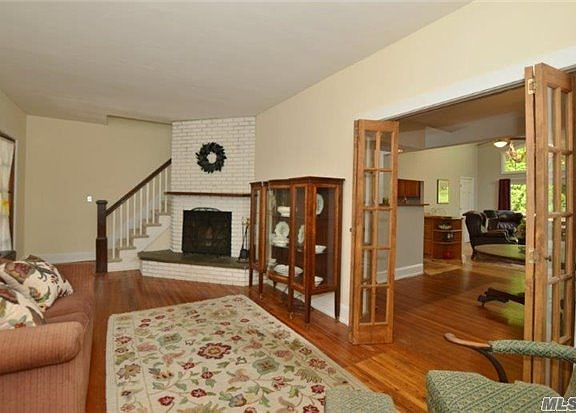 4th image of 588 Park Ave