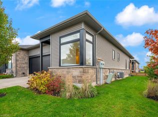 8974 Willoughby Dr #36, Niagara Falls, ON L2G 0Y7