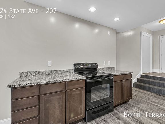 4th image of 824 State Ave #207
