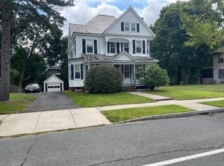 186 Pleasant St, Holyoke, MA 01040