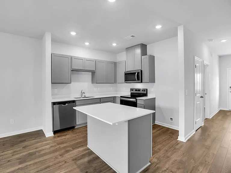 719 Ashbrook Dr — Photo 8
