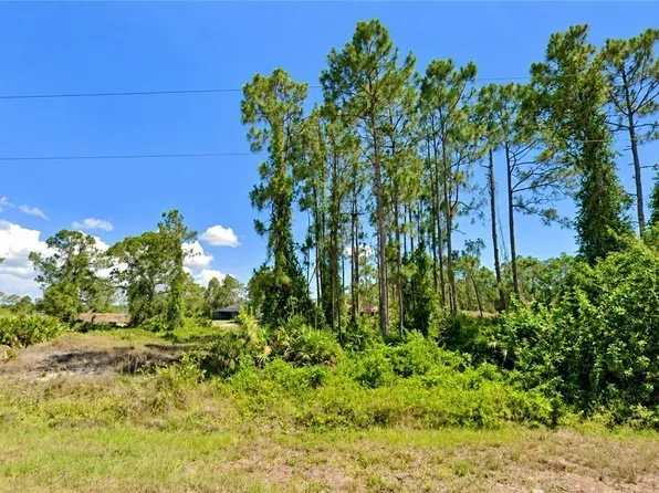 610 Ames St E, Lehigh Acres, FL 33974