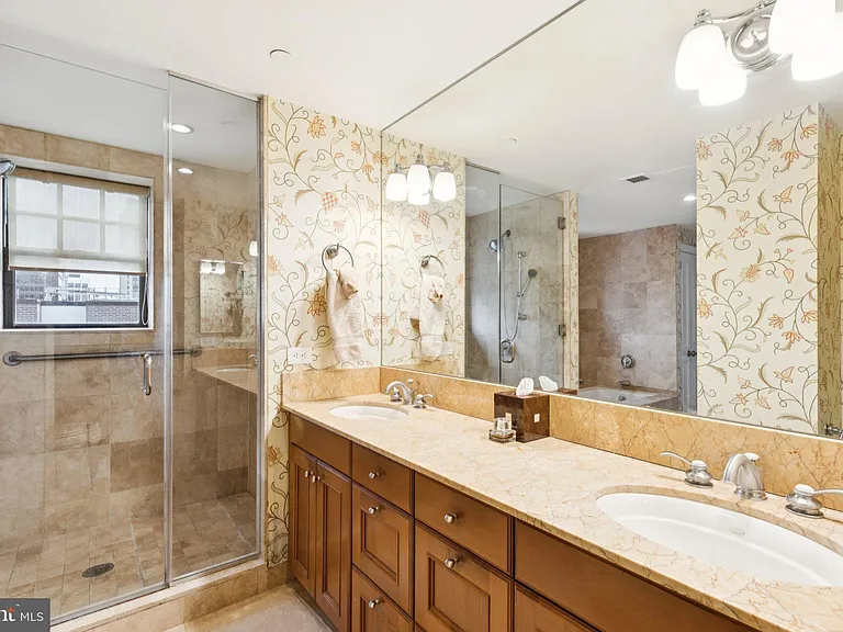 1701 Locust St #15-1704 — Photo 15