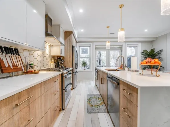 22 Poplar Street image 1 of 34