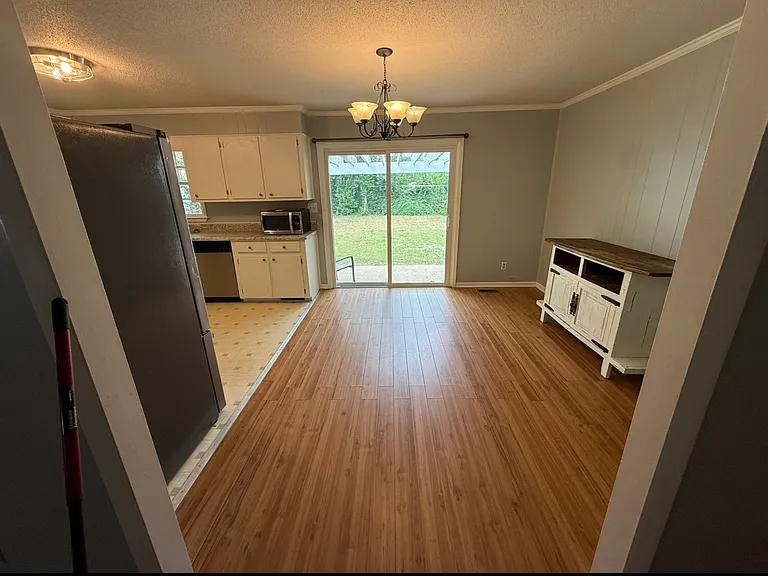 129 Lee Dr — Photo 6