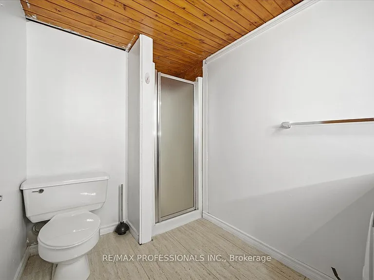 1708 Woodeden Dr — Photo 34