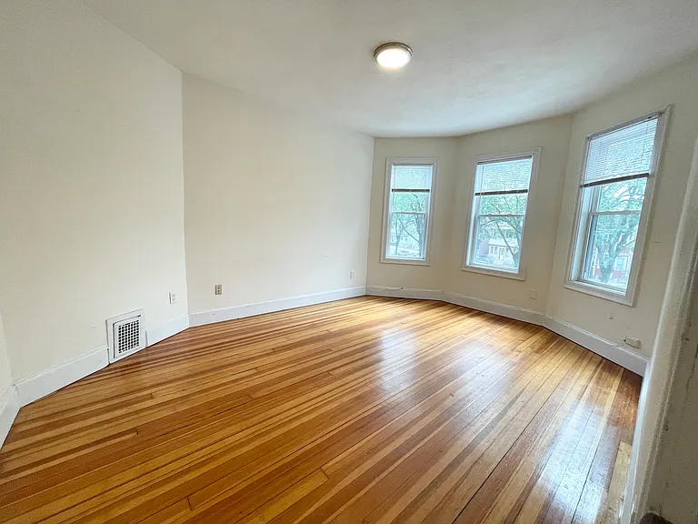 31 Edison Grn #2L — Photo 6