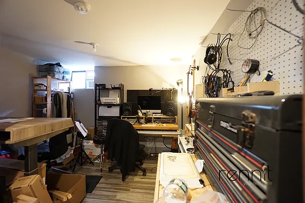 Rented by Rennit Inc. | media 33