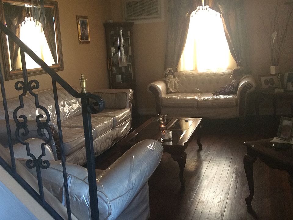 2nd image of 592 Tulip Ct