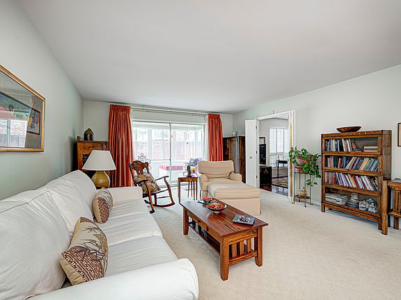 5th image of 7346 Lions Head Dr #19-1