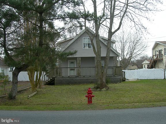 2nd image of 12904 Center Dr