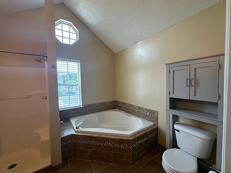5042 Kemps Lake Dr — Photo 24