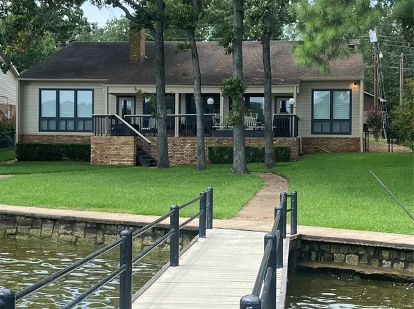 109 Crestwood Cir, Mabank, TX 75156