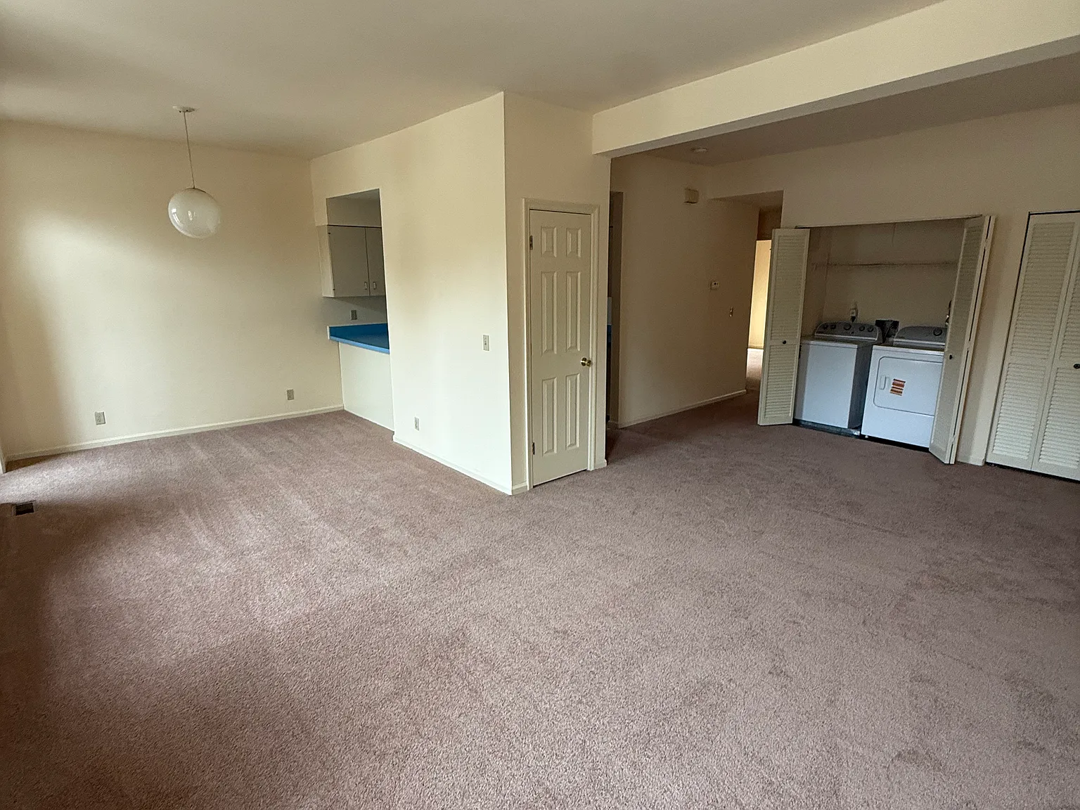 2 bed, 950 sqft, $1,450 — Photo 3