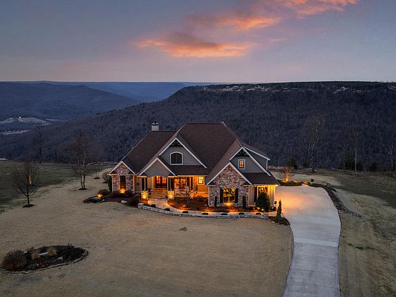 2nd image of 985 Sunset Cir