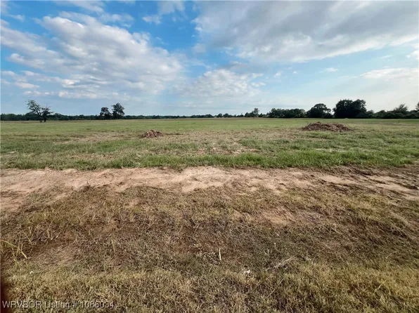W Utah Ranch Rd, Lavaca, AR 72941