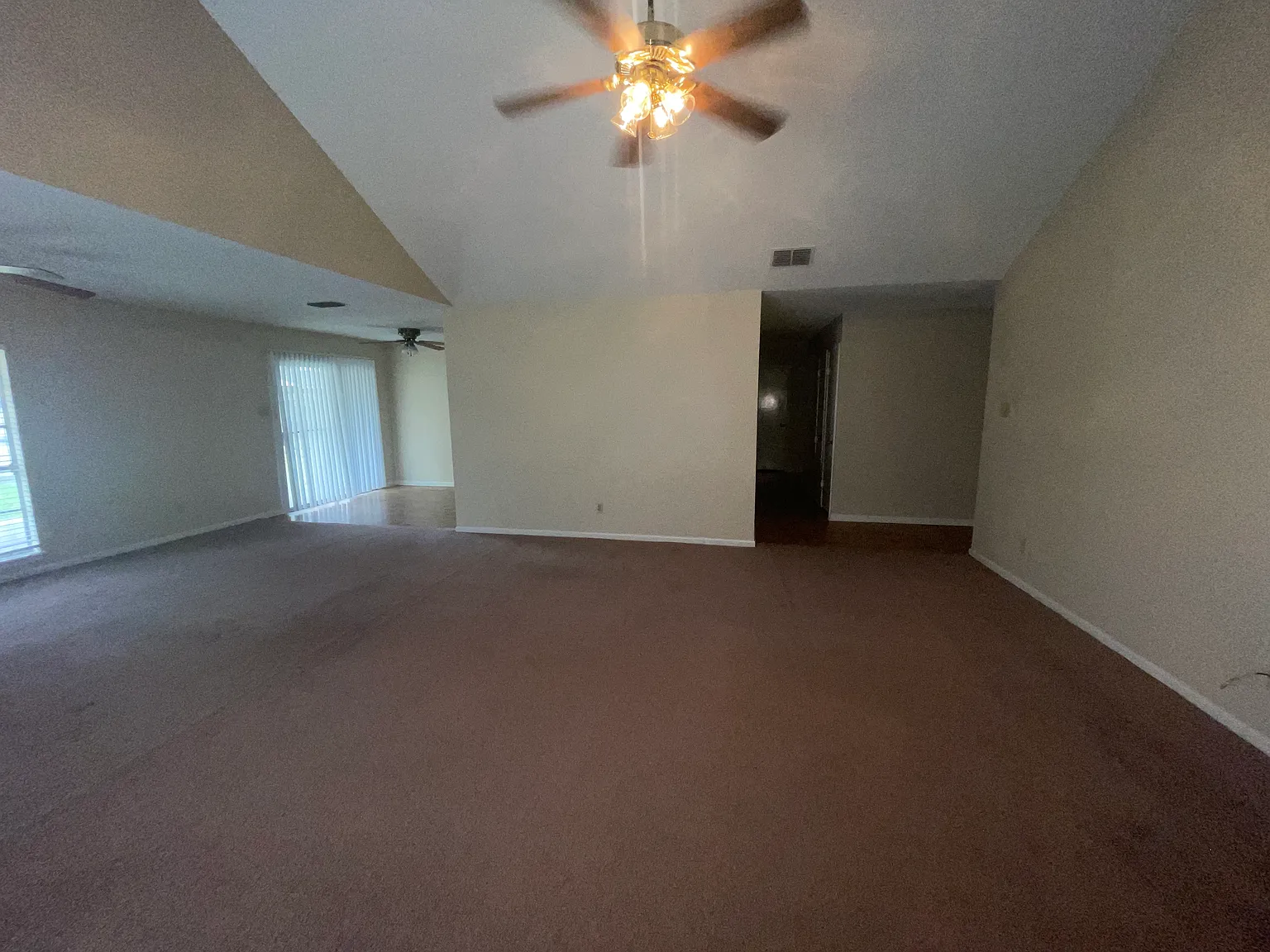 3 bed, 1638 sqft, $1,750 — Photo 3