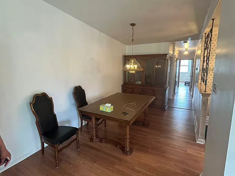 2345 Griffith St — Photo 3