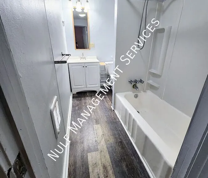 4502 Butler St #2 — Photo 5