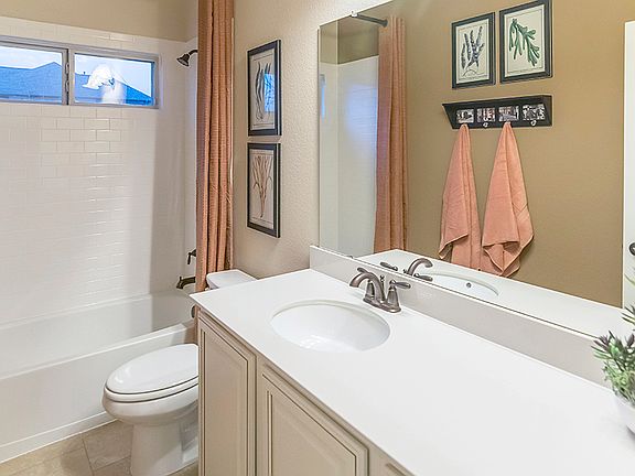 2nd image of 4606 Meadowlark At Verandah