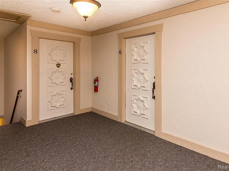 42160 Woodward Ave #8 — Photo 16