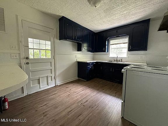 4th image of 1734 Dixie Dr